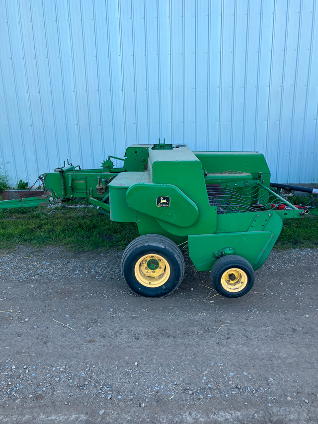 John Deere 348 Square Baler in Farming Equipment in Calgary - Image 3