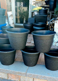 $7 each BRAND new pots 