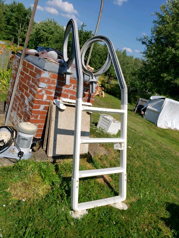 Swimming pool ladder and jacuzzi sand filter Hot Tubs & Pools La