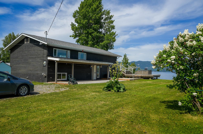 This charming waterfront property offers breathtaking lake view of Stuart Lake and Pope Mountain. Th...
