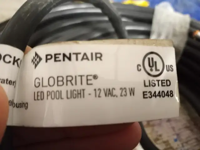 Pool Light470947191273574402