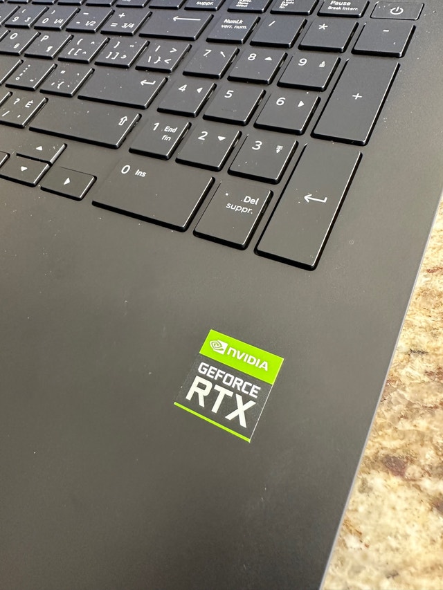 LG Gram 17 Inch Laptop with WQXGA(2560 x 1600) RTX 2050 Laptops Winnipeg Kijiji