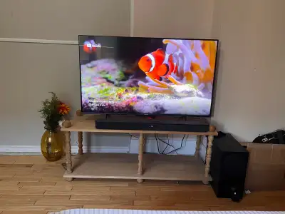 50’ 4KH UHD TV with Sony s400