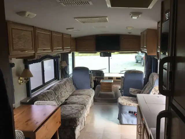 motorisé classe A fleetwood bounder 34 p 1998 in RVs & Motorhomes in Sherbrooke - Image 9