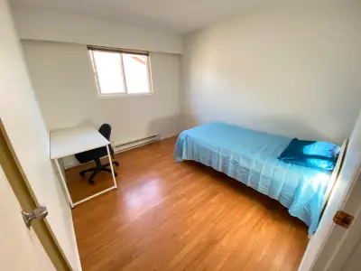 Private bedroom for rent from 8 or 15th June in North Van