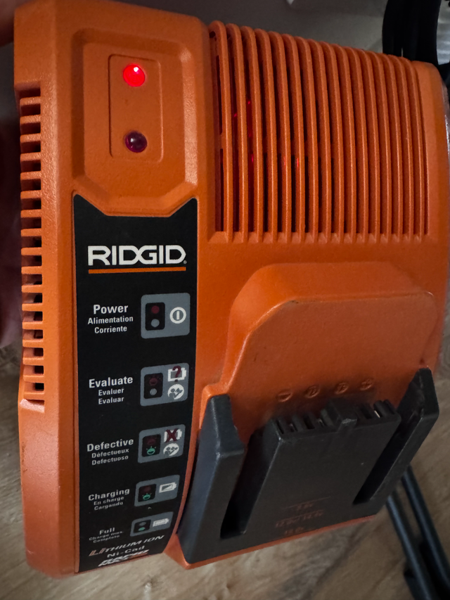 Ridgid Rapid Max Battery Charger Lithium Ion Ni-Cad No. R840091 in Power Tools in Oakville / Halton Region - Image 5