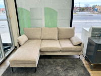 Sofa sectionnel beige en rabais chez Econoplus LaSalle
