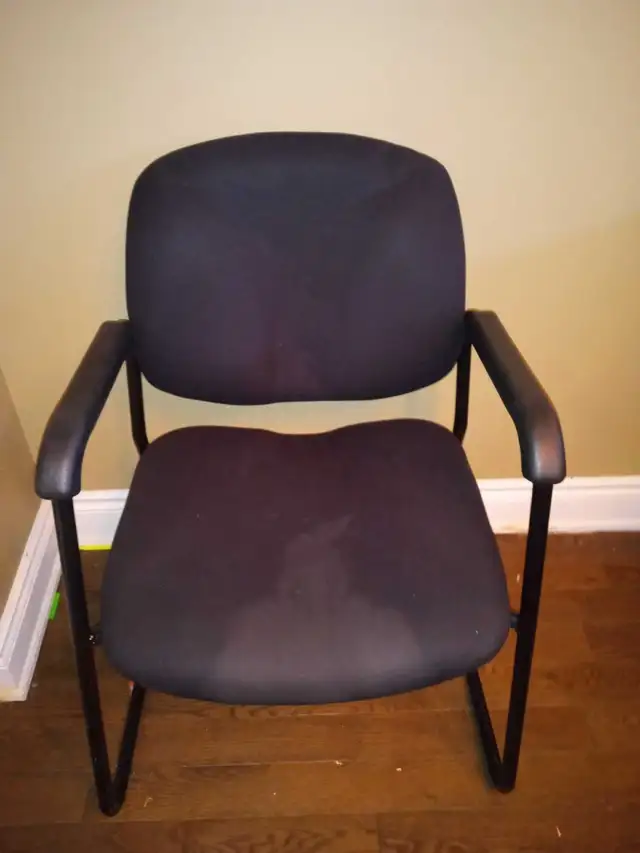 Office Chair in Chairs & Recliners in Markham / York Region - Image 2