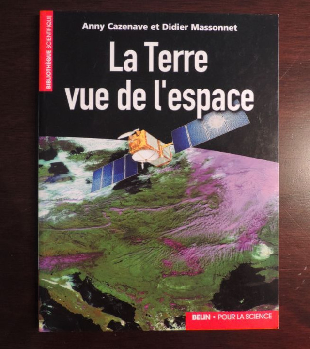 La terre vue de l'espace : Bibliothèque scientifique dans Manuels  à Ouest de l’Île