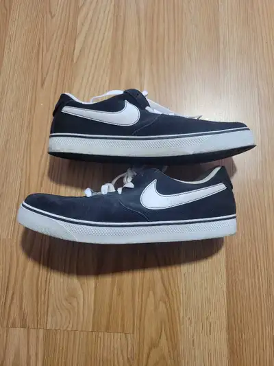 Men's Nike Sneaker size 11, View more