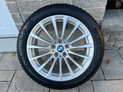 EXCELLENTE CONDITION. 4 jantes BMW de 18 pouces à rayons multiples modèle 619. / 4 x 18-inch BMW mul...