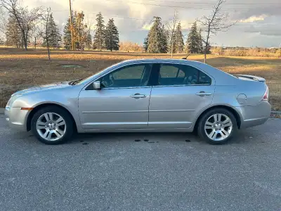 2007 Ford Fusion V6 SEL AWD One family owned since new. New windshield and new front brakes. Leather...