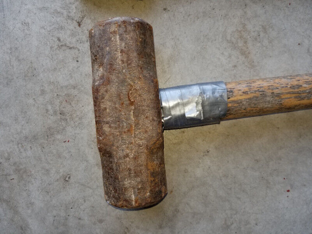 Vintage heavy axe and sledge hammer in Arts & Collectibles in Hamilton - Image 3