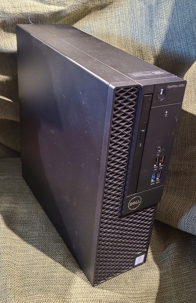 Dell OptiPlex 3050 - GREAT SURFER in Desktop Computers in Kingston