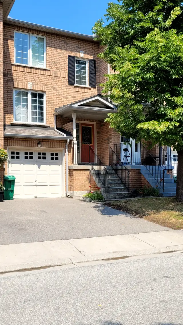 Townhouse in Brampton for Rent in Long Term Rentals in Mississauga / Peel Region - Image 2