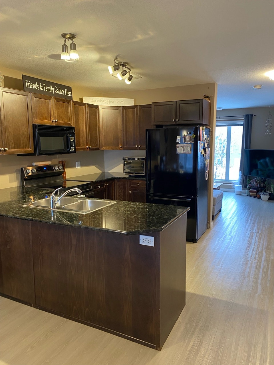 Somerset Lane 3 Bedroom, 2 level Condo 5