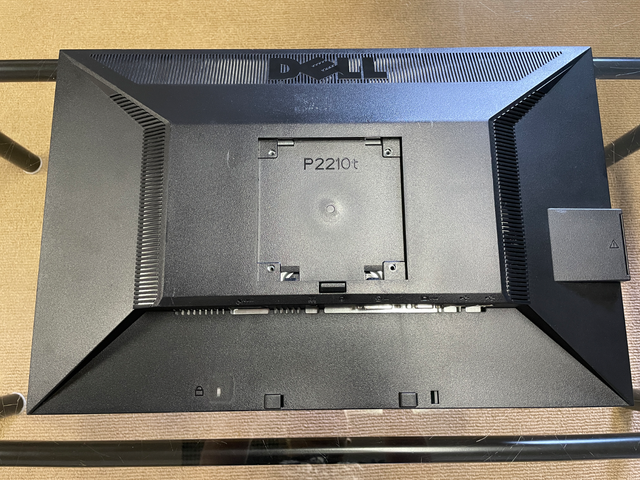 Dell P2210t 22" Monitor – Works Great, Multiple Inputs! in Monitors in Gatineau - Image 5