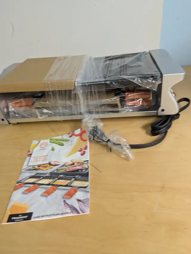 MasterChef Dual Cheese Raclette Table Grill w Non-stick Grilling in Toasters & Toaster Ovens in Mississauga / Peel Region - Image 2