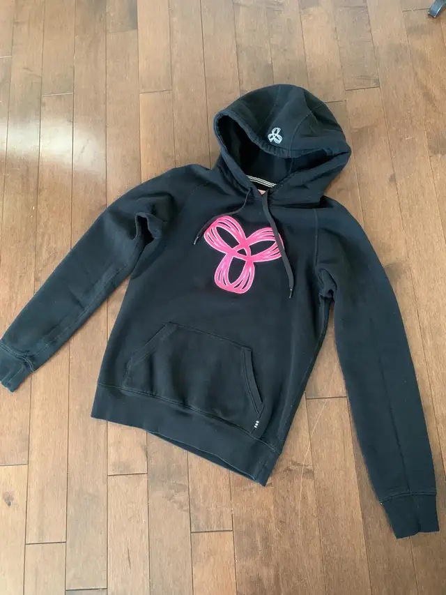Aritzia TNA Hoodies in Women's - Tops & Outerwear in Edmonton - Image 2