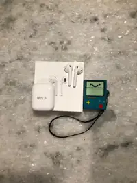 2nd gen apple  AirPods with case