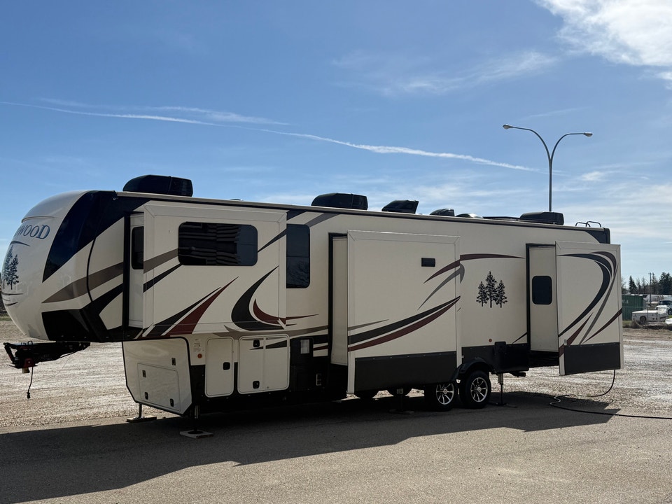2019 Redwood Fifth Wheel | RVs & Motorhomes | Lethbridge | Free local ...