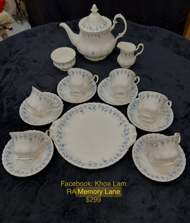 Royal Albert Memory Lane tea pot & tea cups… in Kitchen & Dining Wares in Ottawa - Image 2