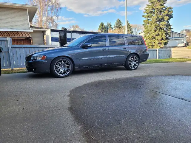 wanted - V70r front bumper cover  in Auto Body Parts in Edmonton - Image 2