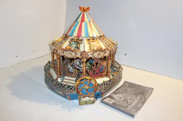 Carrousel musical en carton Wrebbit in Toys & Games in Québec City - Image 2