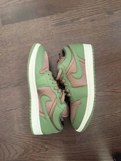 Air jordan 1s, View more