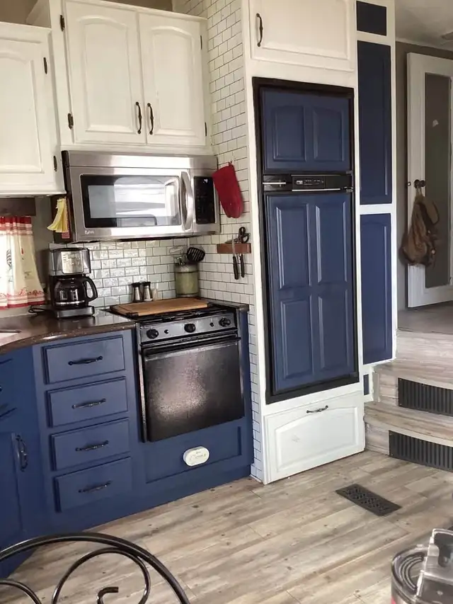 Newly updated 37 ft. RV for sale on rental pad in RVs & Motorhomes in Penticton - Image 5