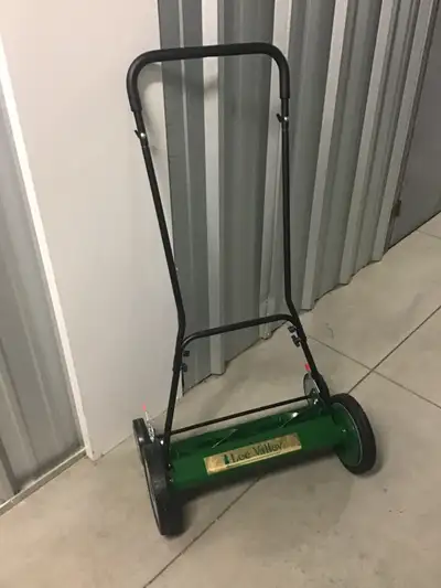 Tondeuse manuelle Lee Valley, View more