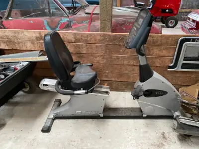 Great shape but tensor needs repair. 902-859-1830