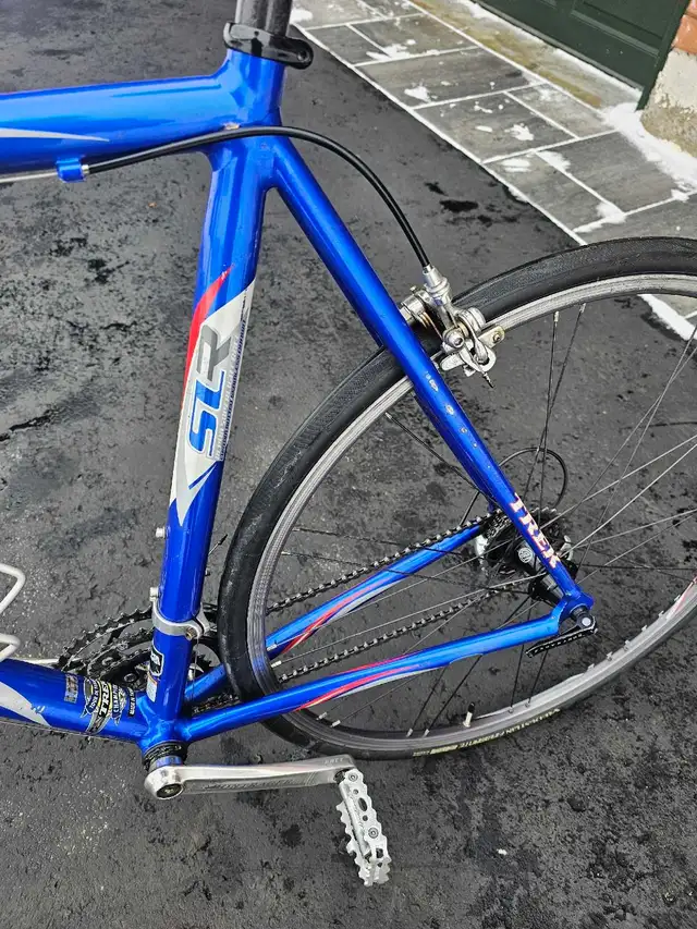 Trek SLR road bike  in Road in City of Toronto - Image 10