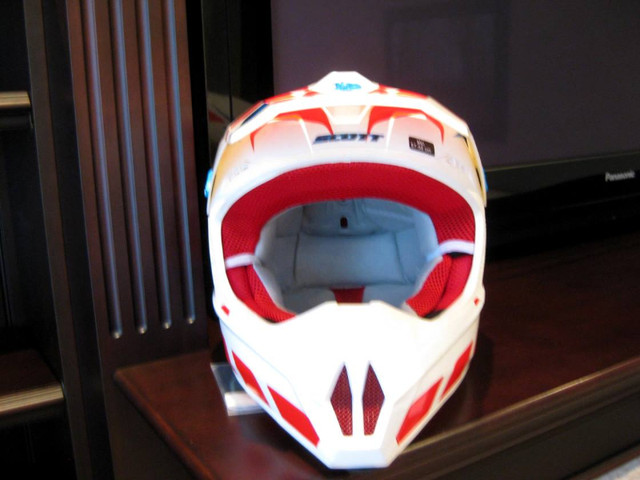 Scott 350 Tread White/Red Motocross ATV Helmet New Adult Size M in Motorcycle Parts & Accessories in Kitchener / Waterloo - Image 3