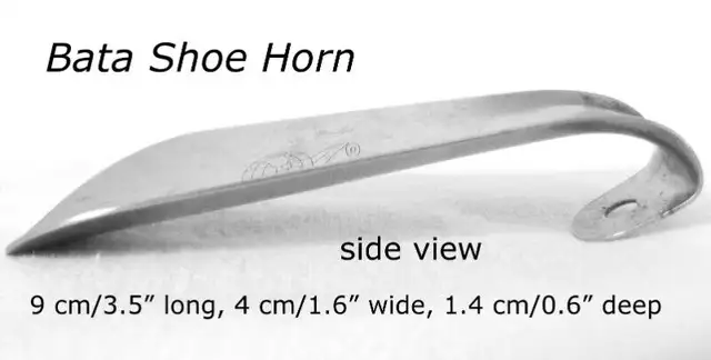 Vintage rare Shoe Horn BATA ‘shoemaker to the world” steel, 9 cm in Arts & Collectibles in City of Toronto - Image 3
