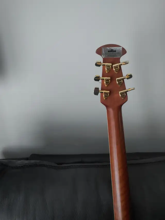 Ovation Celebrity Viper CV-68 Acoustic Electric Guitar in Guitars in West Island - Image 8