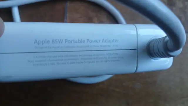 Chargeur 85W MagSafe 1 power adapter in Laptop Accessories in Laval / North Shore - Image 3
