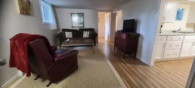 If you are reading this, the unit is still available. I do not respond to queries asking this. Pleas...