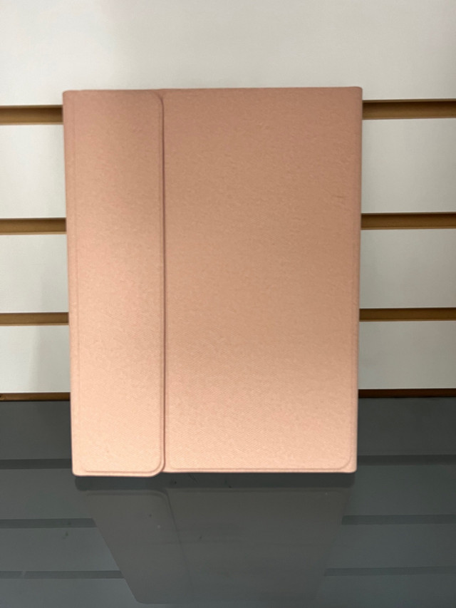 Wireless keyboard case for iPads in coral pink in iPad & Tablet Accessories in City of Toronto - Image 3