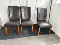 Chaise en cuire 