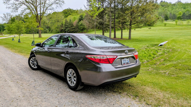 2017 LOW KM TOYOTA CAMRY LE in Cars & Trucks in Hamilton - Image 3