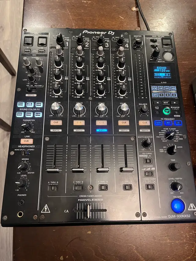 Pioneer CDJ2000NXS2 Set Up in Performance & DJ Equipment in Edmonton - Image 11