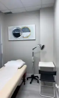 REPUTABLE FULL REHAB CLINIC IN MISSISSAUGA (Sq1) FOR SALE