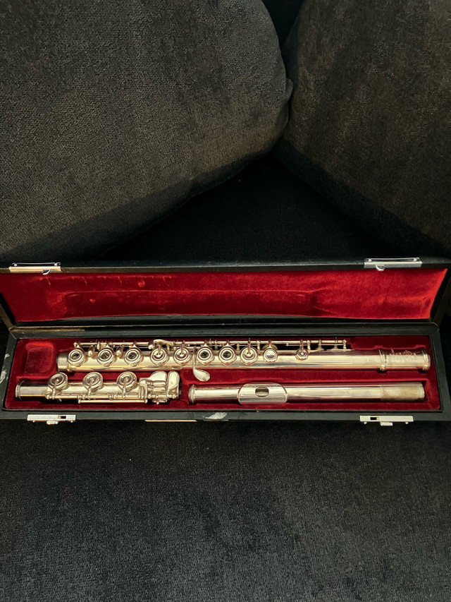 Yamaha Professional Silver Flute in Woodwind in Edmonton - Image 3