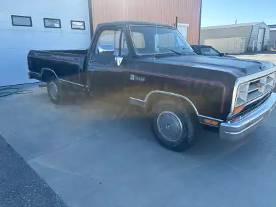 318 tbi automatic trans tires rotten runs and drives last Alberta registered 2nd owner This is a pro...