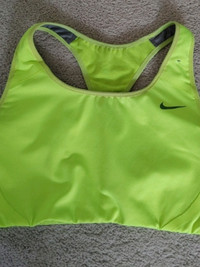 NIKE LADIES FLOURESCENT YELLOW SPORTS BRA SIZE MEDIUM