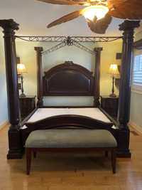 King Size 4 Poster Bed Set with Extras....