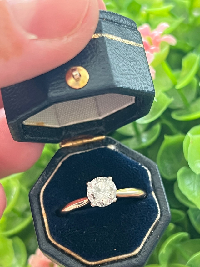 Antique diamond solitaire ring  in Jewellery & Watches in Ottawa