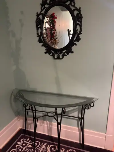 Table d’entrée et miroir , View more