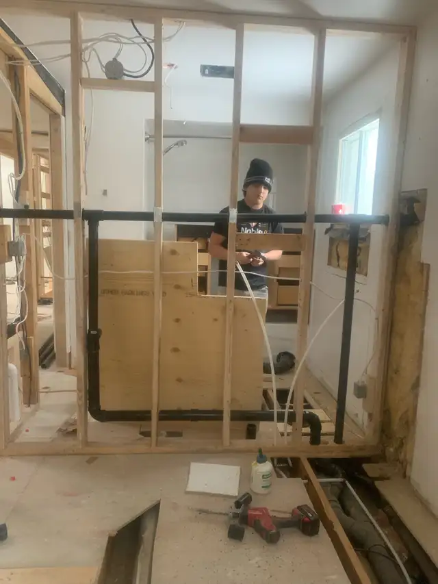 Plumber for hire458770423292907523